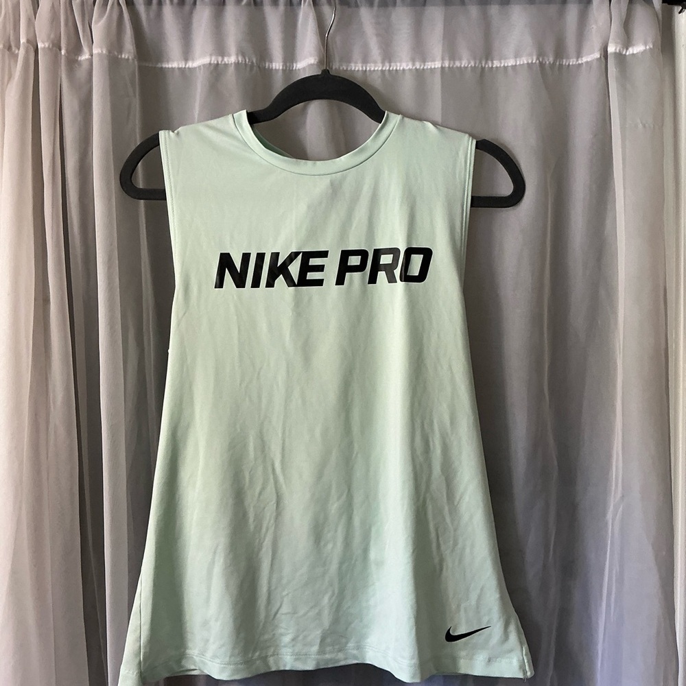 Nike Pro Women's Mint Green Tank Top size large